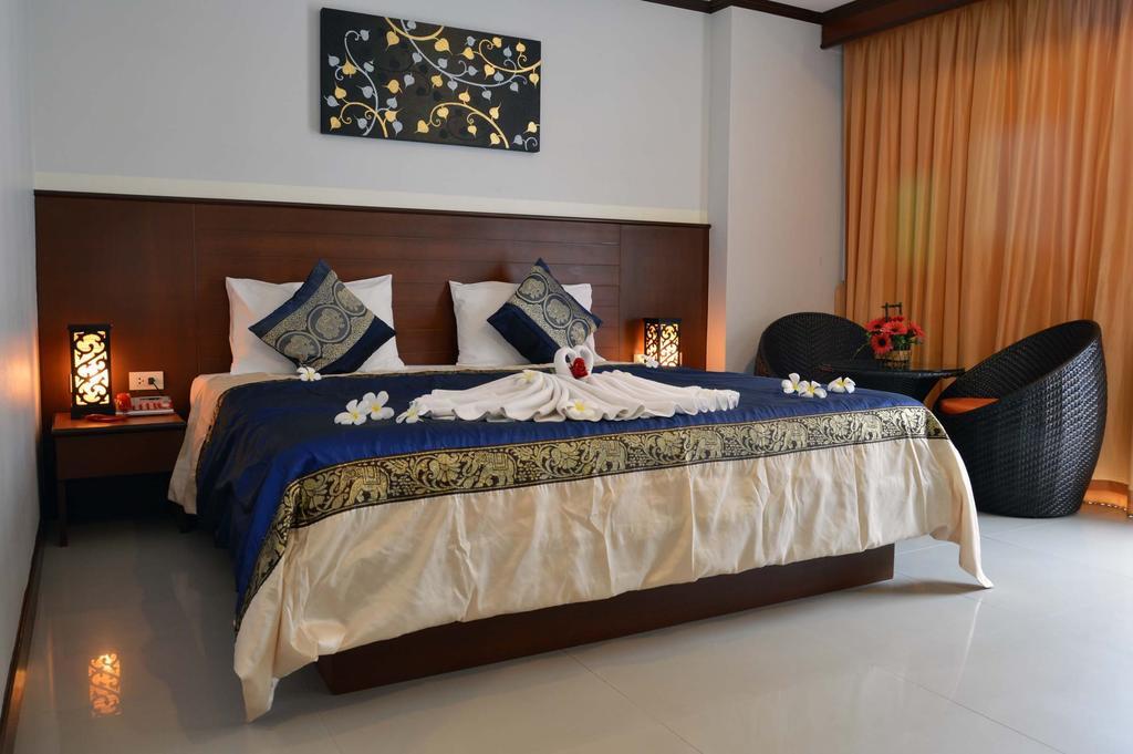 Sharaya Patong Hotel Exteriör bild