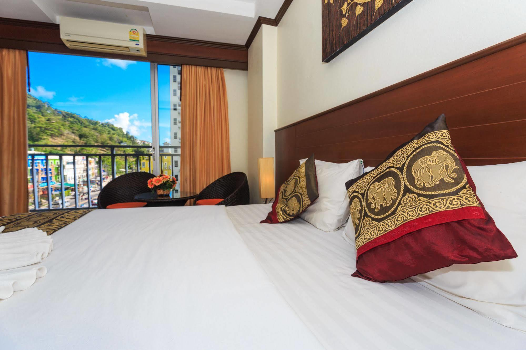 Sharaya Patong Hotel Exteriör bild